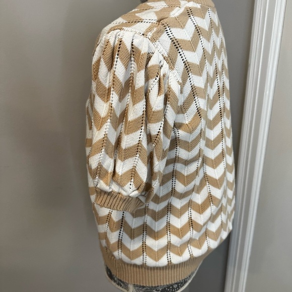 DG2 by Diane Gilman Puff-Sleeve Zig Zag Knit Chevron Cardigan. Tan/ White. Sz: M - Picture 12 of 13